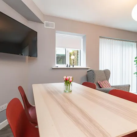 Brand New 2 Complex In