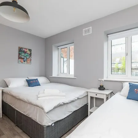 Brand New 2 Complex In
