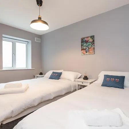 Apartment Brand New 2 Complex In