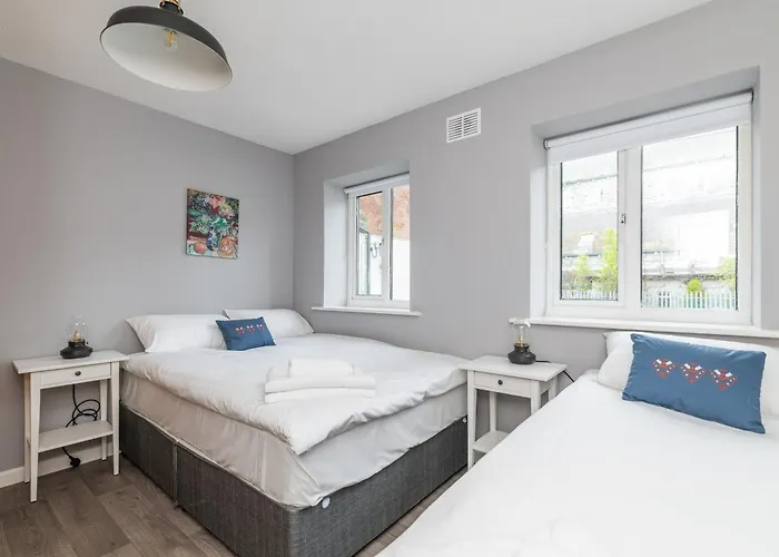 Brand New 2 Complex In