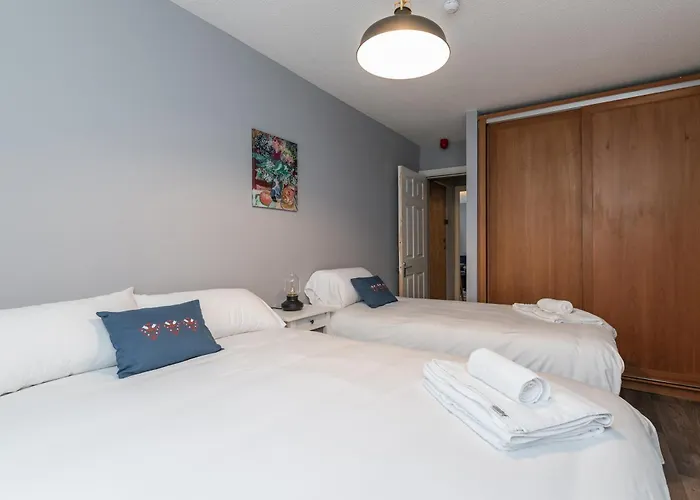 Brand New 2 Complex In