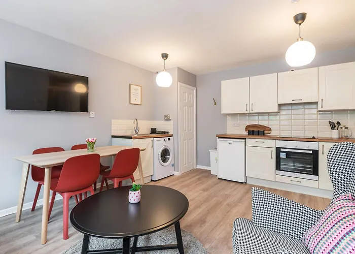 Brand New 2 Complex In 公寓 *