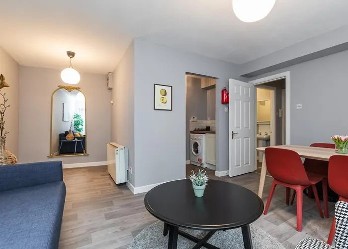 Brand New 2 Complex In 公寓 *